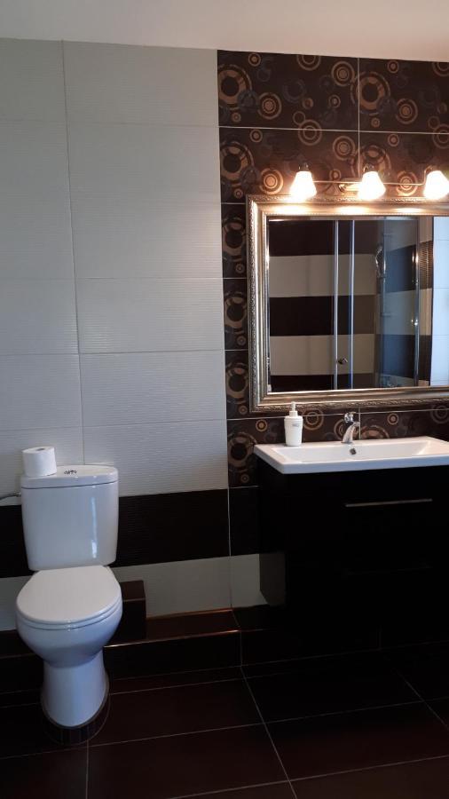 Vila "Livia" Hotel Techirghiol Bagian luar foto