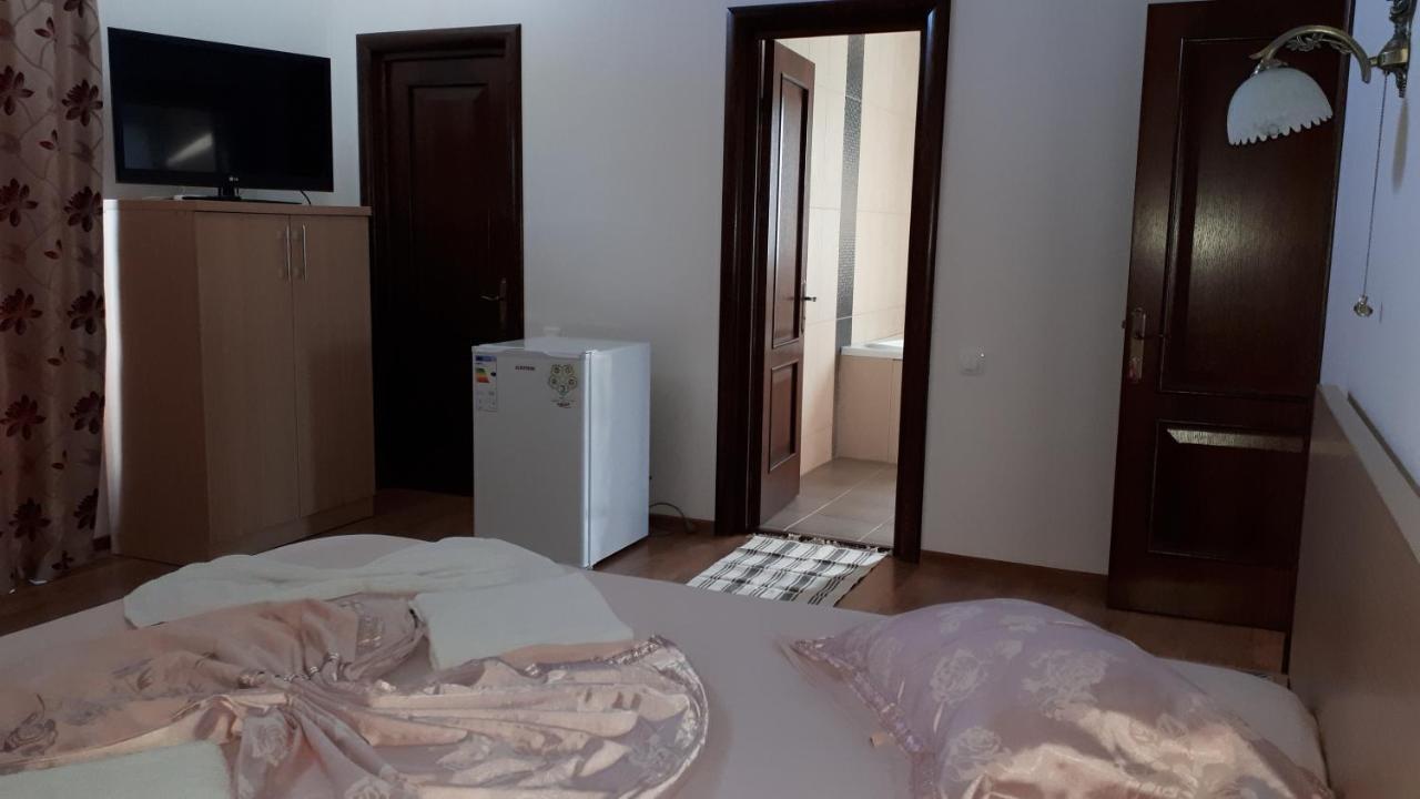 Vila "Livia" Hotel Techirghiol Bagian luar foto
