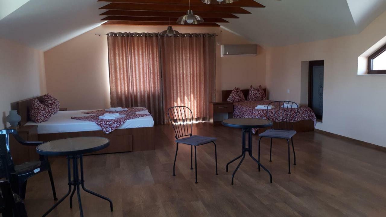 Vila "Livia" Hotel Techirghiol Bagian luar foto